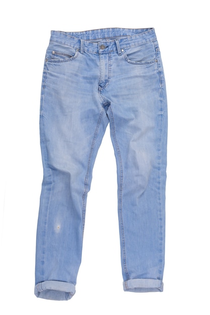 Pantaloni casual dei jeans isolati su fondo bianco. Denim maschile azzurro, cut-out