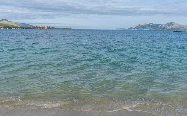 Paradise Mallorca, calme acque turchesi nel Mar Mediterraneo, scene di vacanza con un senso di calma