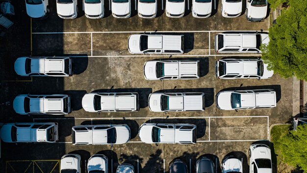 Parcheggi vuoti per auto con vista dall'alto