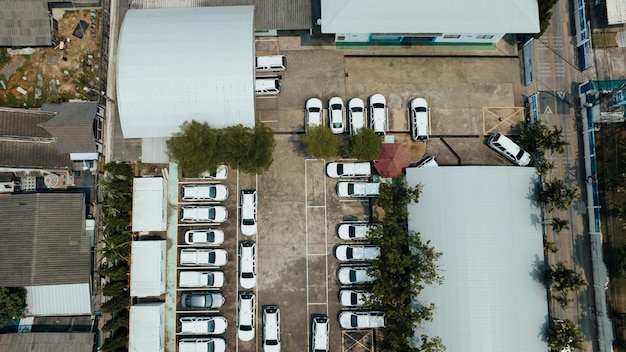 Parcheggi vuoti per auto con vista dall'alto