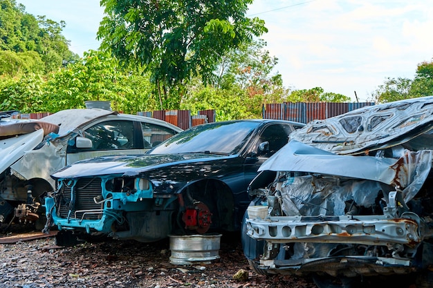 Parcheggio di auto danneggiate dopo un incidente. Langkawi, Malesia - 23.06.2020