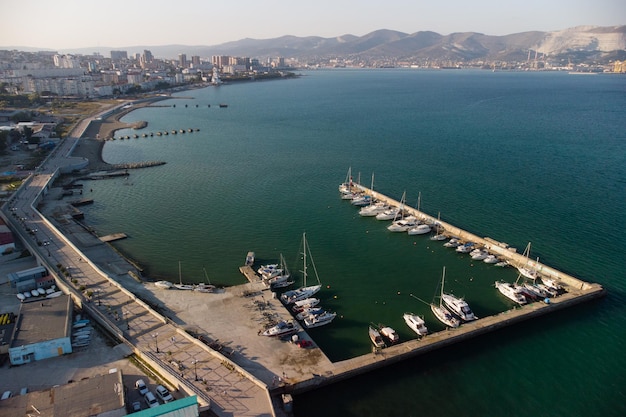 Parcheggio per barche e yacht sul lungomare