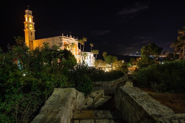 Parco Abrasha con la Chiesa di San Pietro sullo sfondo