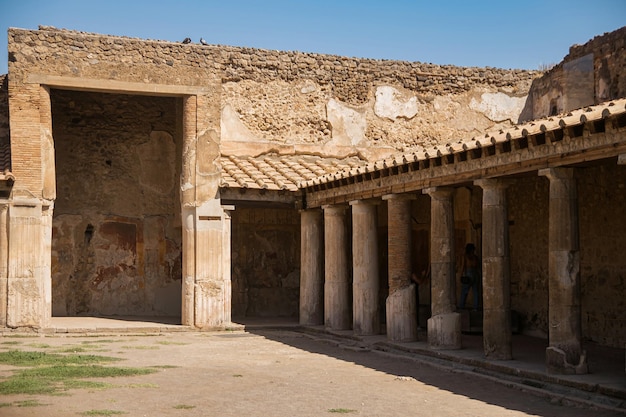 Parco Archeologico di Pompei Un'antica città tragicamente perita sotto la lava Vecchie case fatiscenti ville Cortili interni all'italiana