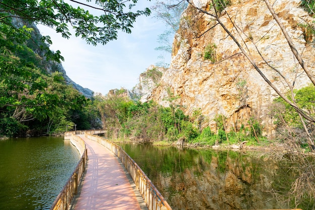 Parco di pietra di Khao Gnu in Thailandia