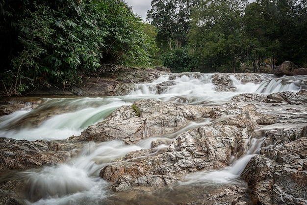 Parco nazionale delle cascate di Manorah a Phatthalung Thailandia