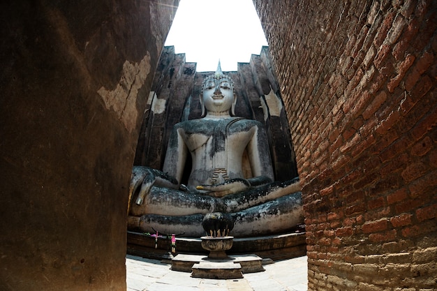 PARCO STORICO DI SUKHOTHAI Tempio Si Chum della Thailandia