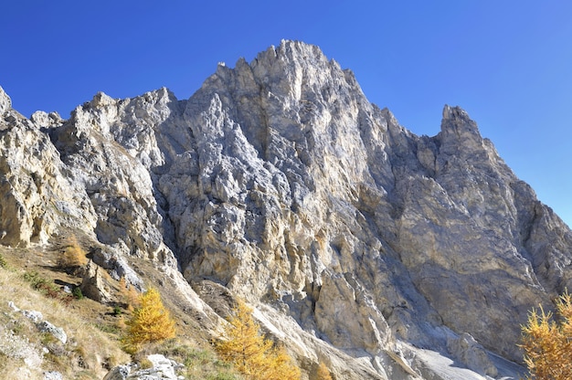 Parete di una montagna di picco