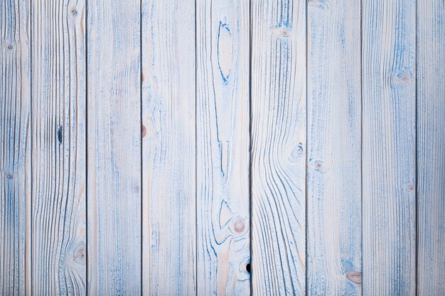 Parete in legno blu, dipinta in stile shabby chic