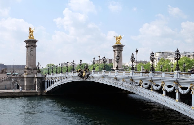 PARIGI FRANCIA 29 APRILE 2017 Famoso ponte Alexandre III