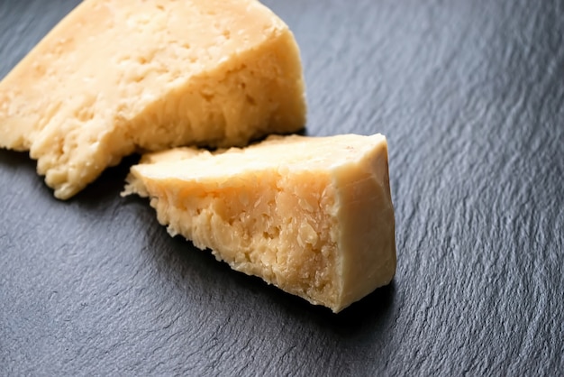 Parmigiano su pietra nera