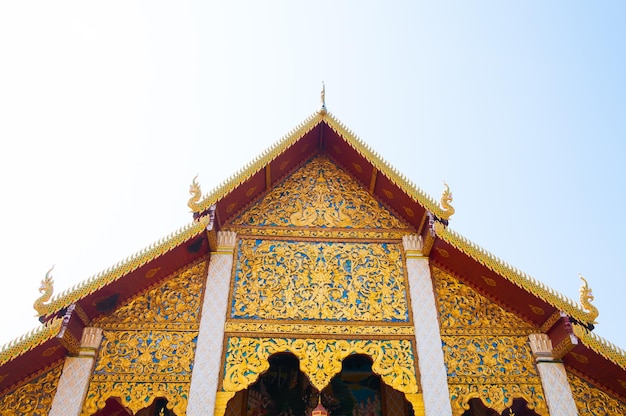 Parte del tempio Wat Phra That Haripunchai a Lamphun il tempio più famoso del nord della Thailandia in stile art thai