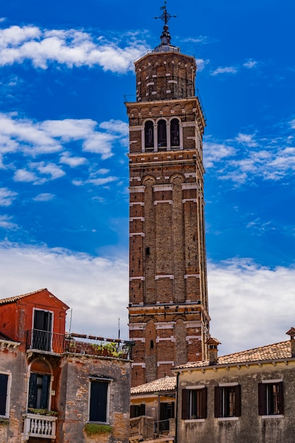 Particolare del campanile di Santo Stefano a Venezia, Italia