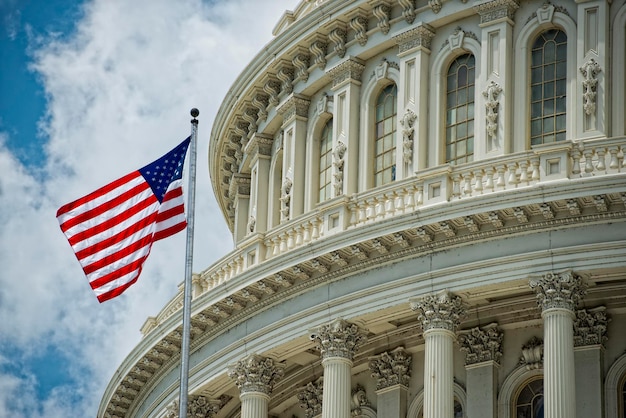 Particolare del Campidoglio di Washington DC sul cielo nuvoloso