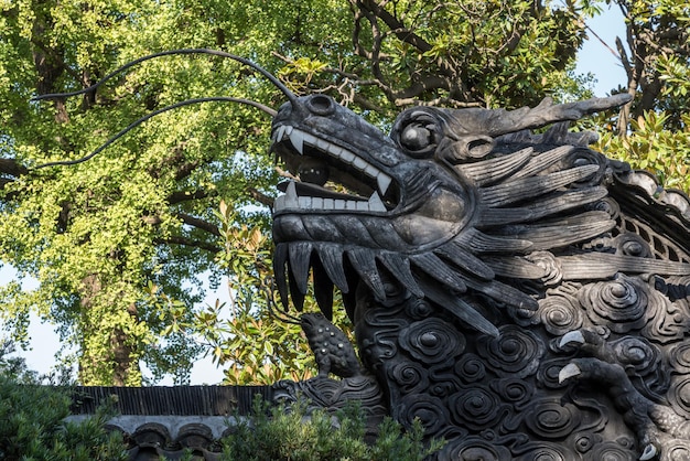 Particolare del drago in Yuyuan o Yu Garden a Shanghai