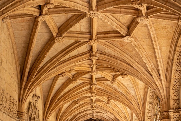 Particolare delle magnifiche incisioni nei chiostri del Monastero di Jeronimos a Belem