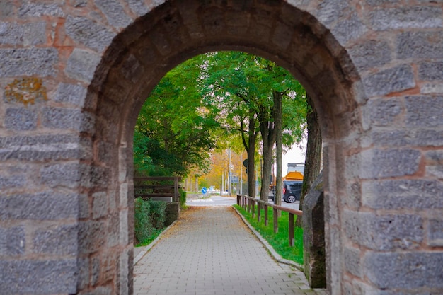 Passaggio del castello nella città fiabesca di Rothenburg, Germania