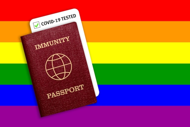 Passaporto di immunità e risultato del test per COVID-19 sulla bandiera di lgbt. Certificato per le persone che hanno avuto il coronavirus o fatto il vaccino.