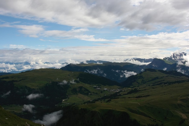 Passeggiata attraverso le Dolomiti italiane