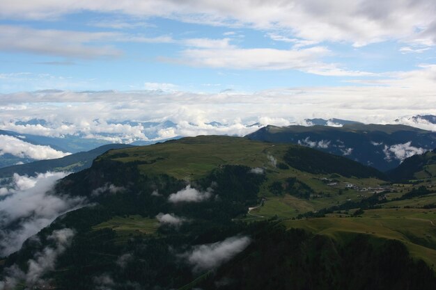 Passeggiata attraverso le Dolomiti italiane