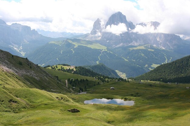 Passeggiata attraverso le Dolomiti italiane