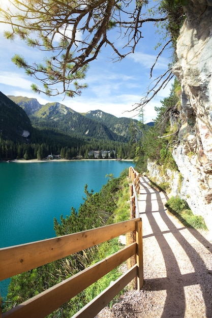 Passeggiata intorno al lago Lago di Braies