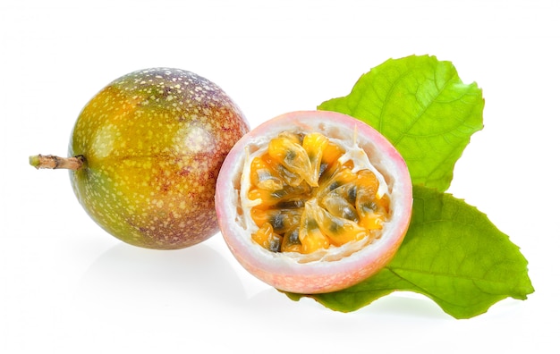 Passionfruit isolato