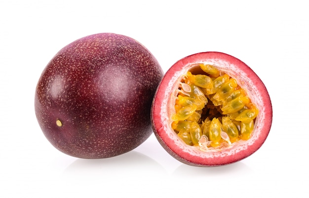 Passionfruits isolato