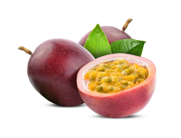 Passionfruits isolato