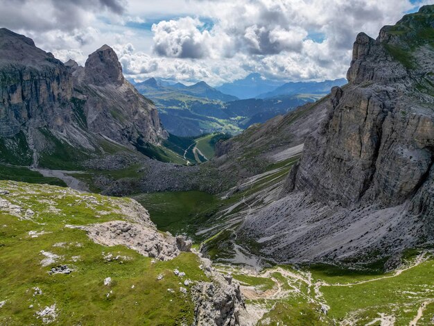 Passo di Puez vista aerea delle Dolomiti Alpi vicino all'Alta Badia TrentinoAlto Adige regione Italia stagione estiva