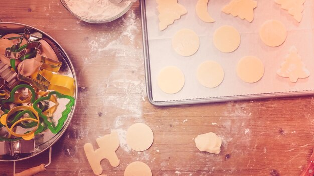 Passo dopo passo. Cottura natalizia. Fare i biscotti di zucchero per Natale.