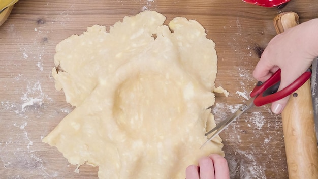 Passo dopo passo. Fare la crosta di torta da zero per cuocere la torta di zucca.