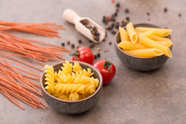 Pasta a base di fagioli azuki, quinoa e semola di grano, ingredienti alimentari italiani