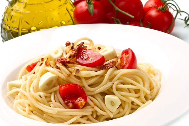 Pasta aglio olio d&#39;oliva e peperoncino rosso