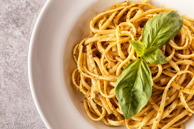 Pasta al pesto fatto in casa