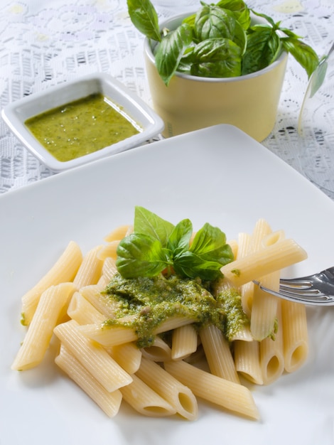 Pasta al pesto