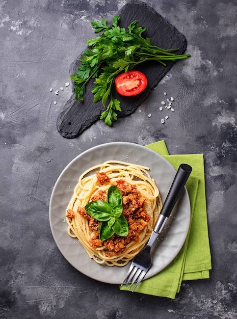 Pasta al ragù. Spaghetti al ragù