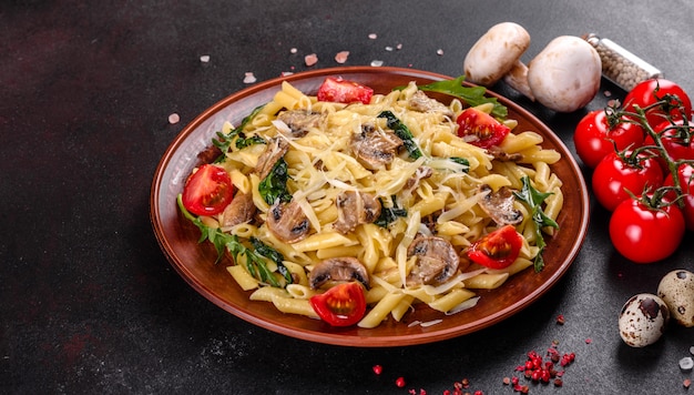 Pasta Con Formaggio E Verdure