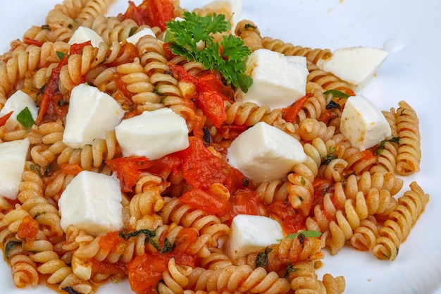 Pasta con mozzarella