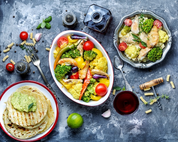 Pasta con pollo e verdure