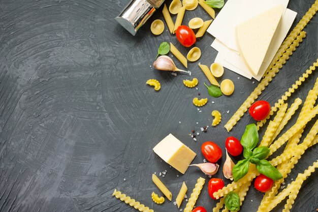 Pasta con pomodori e spezie