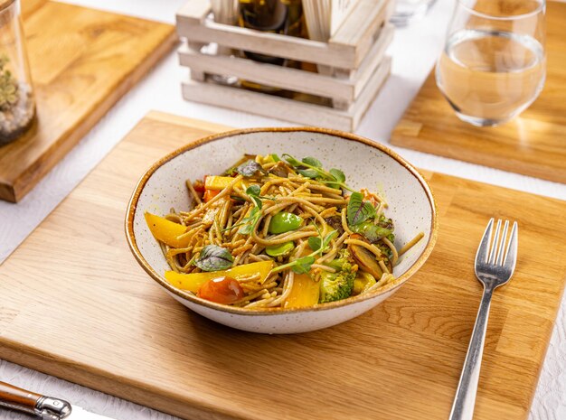 Pasta con verdure alla griglia