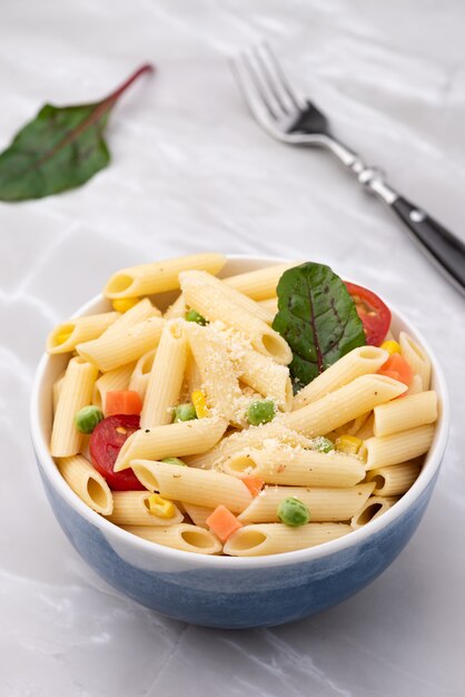 pasta con verdure e formaggio