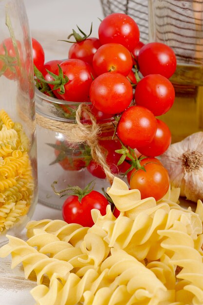 Pasta cruda con pomodorini