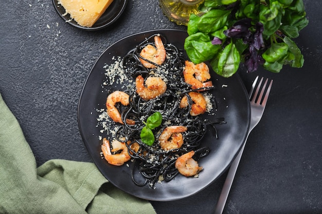 Pasta di gamberi neri con olio d'oliva e parmigiano