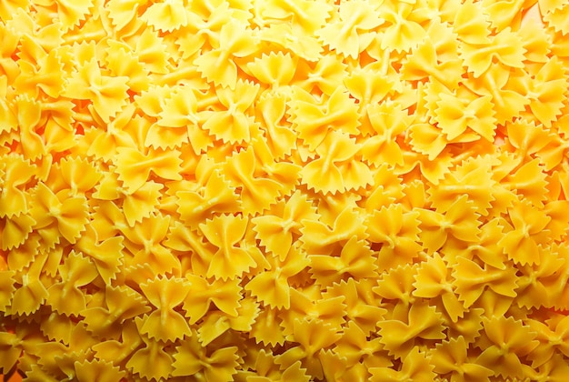 Pasta di grano duro Farfalle crude Cibo sano Piatti italiani