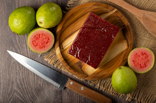 Pasta di guava, dolce tipico a base di guava noto anche come Goiabada.