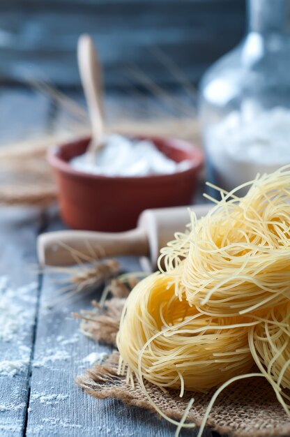 Pasta e ingredienti freschi