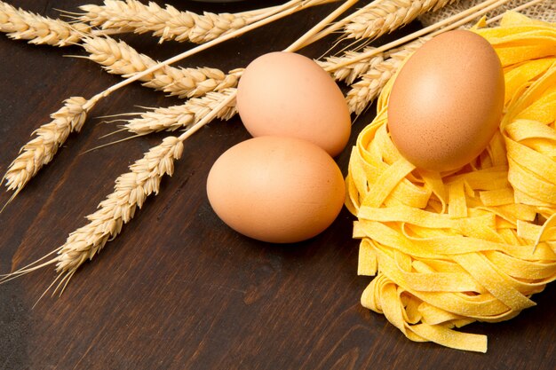 Pasta fatta in casa con ingredienti freschi