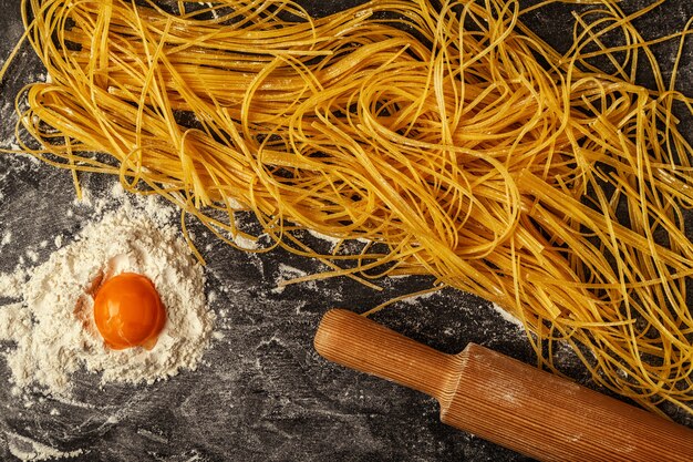 Pasta fresca fatta in casa, spaghetti.